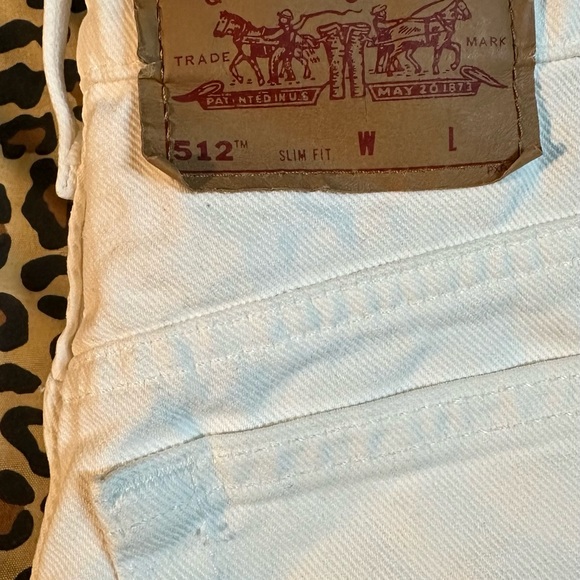 Vintage Levi 512 Slim Fit White Shorts, Size 9 - Picture 6 of 7